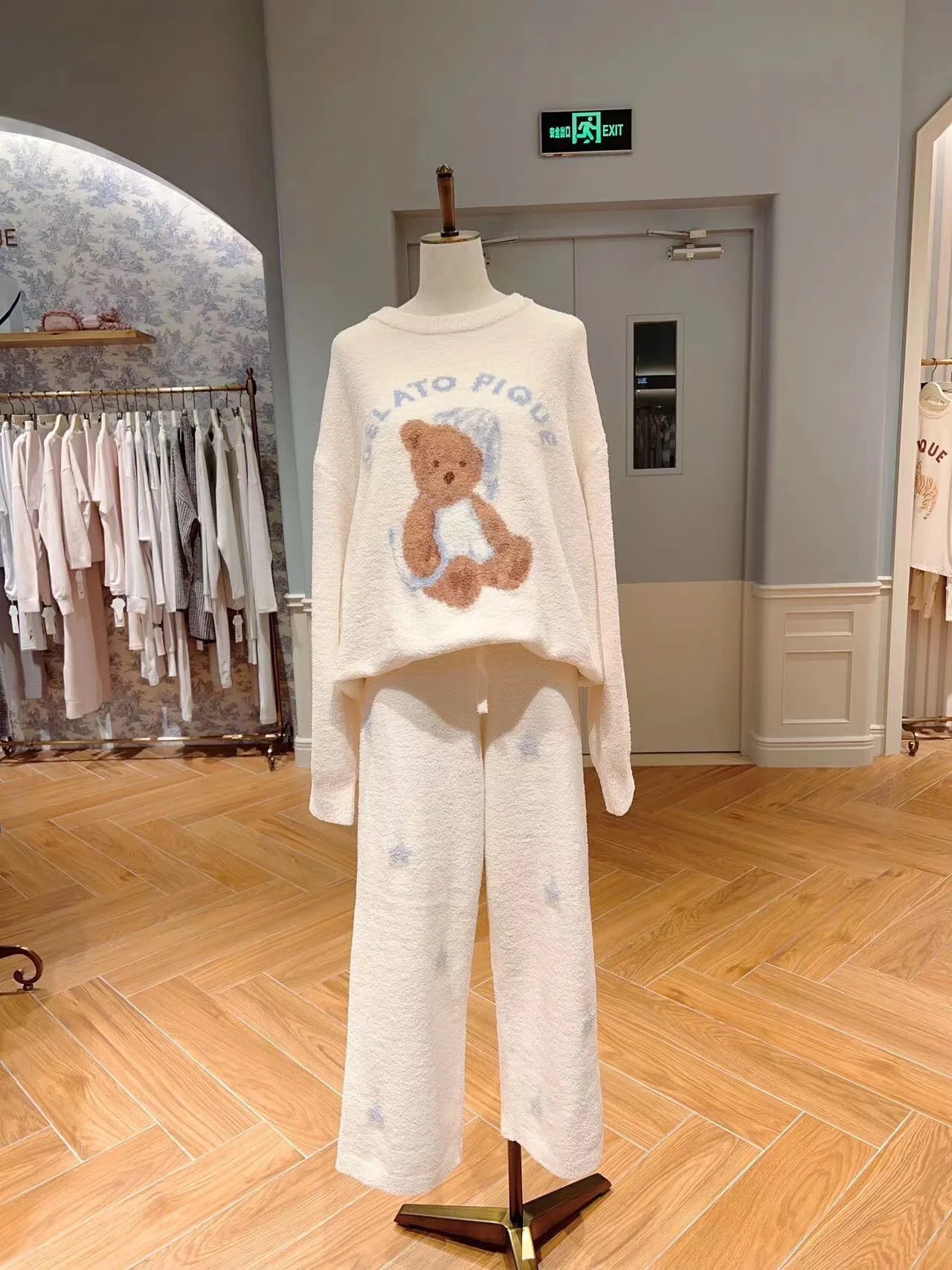 굿나잇 베어 그레이와 화이트 슈트 여성용