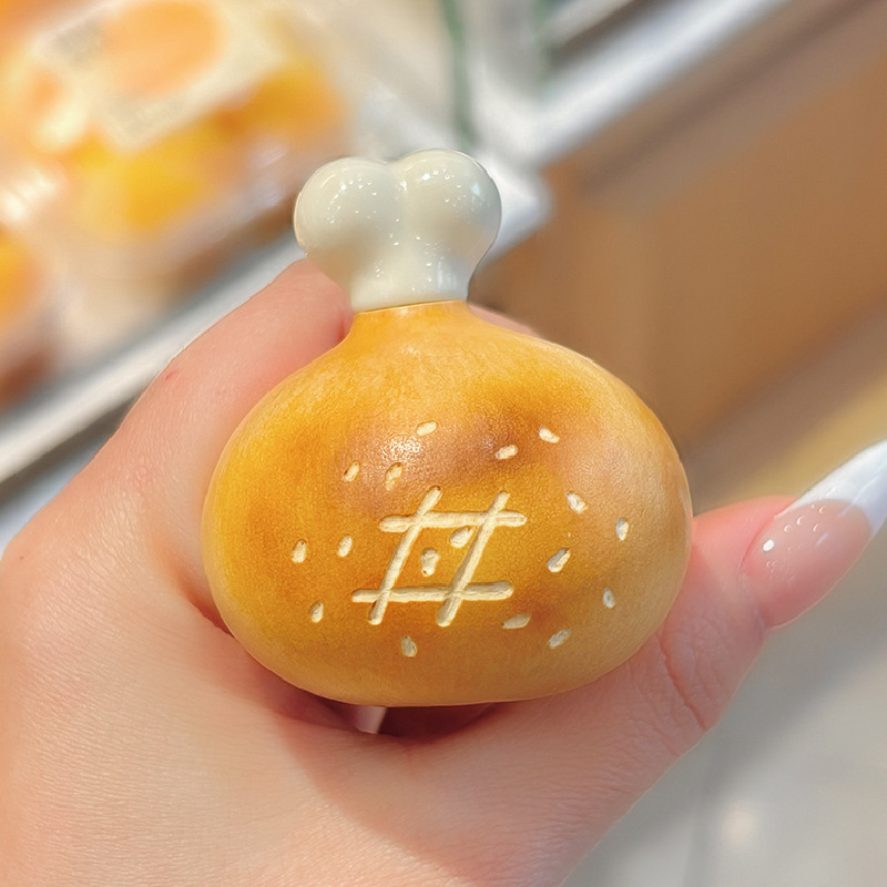 Сумка с ананасом на куриных ножках