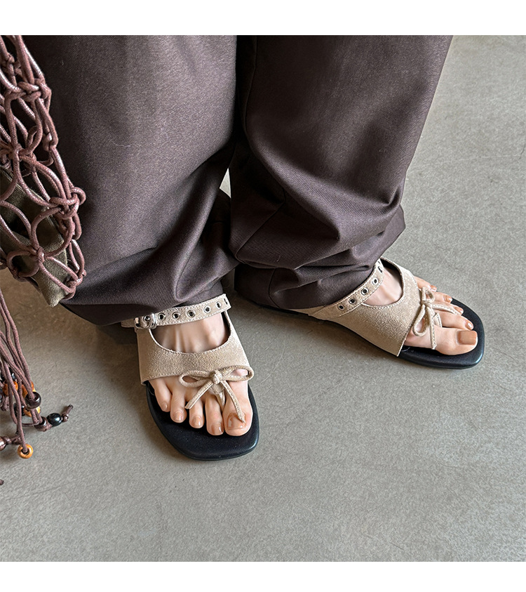Sandal xỏ ngón đế bệt thiết kế độc đáo nơ bướm quai ngang La Mã — màu đen, màu mơ, bạc chi tiết 18