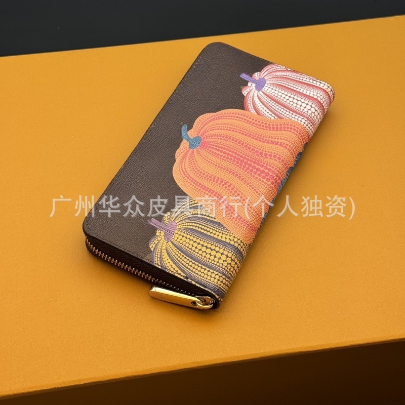 卸売りの外国貿易の国境を越えた商品の供給源欧米のファッションの財布の漫画の図文の本革の旅行のパスポートは男女通用します。|undefined
