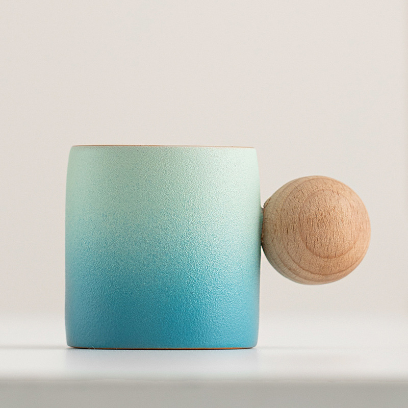 Mango de madera taza de café té taza de té gradiente esmalte exquisita cerámica pequeña taza de regalo caja de regalo traje al por mayor