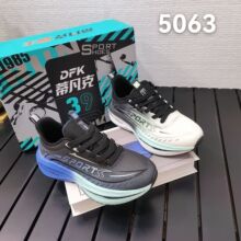 �ٷ���ͯЬ�ļ�͸���к������ܲ�Ь2026�¿�͸�������˶�Ь��5063