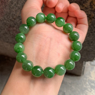 Jin Yutang Xinjiang Hetian Jade Jasper Bracelet Natural Light Photograph Color Green Uniform Jade Delicate and Oily