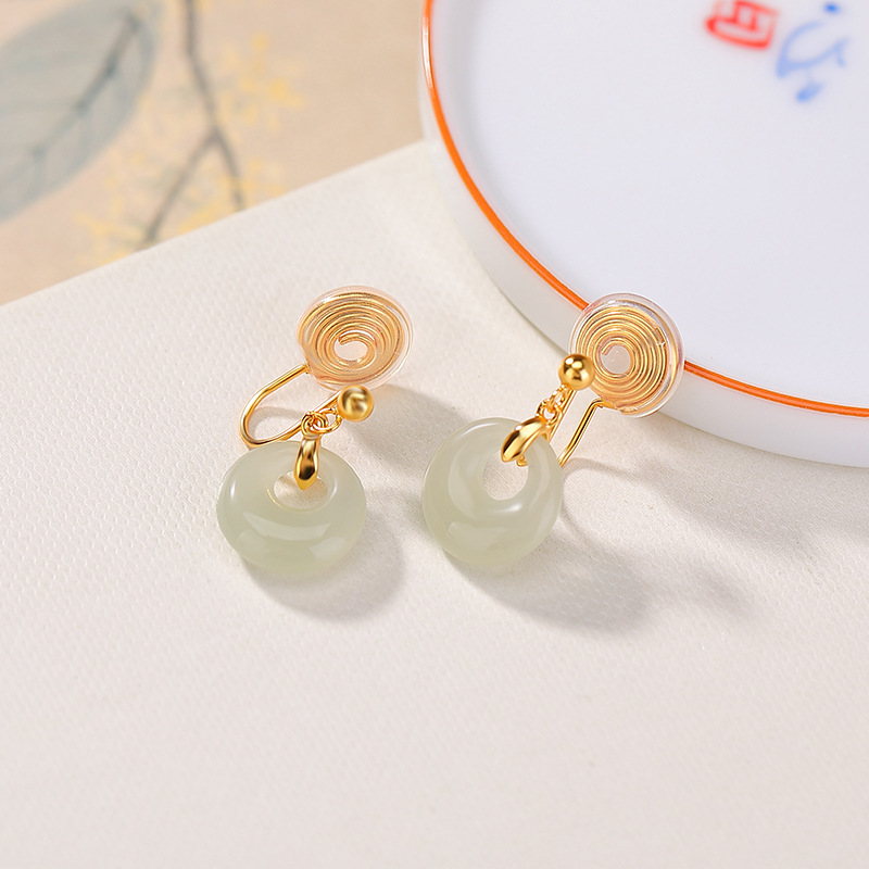 Bông tai kẹp bạc S925 mạ vàng đính ngọc bích hình khuyên an khang phong cách tân cổ điển — Kiểu kẹp tai