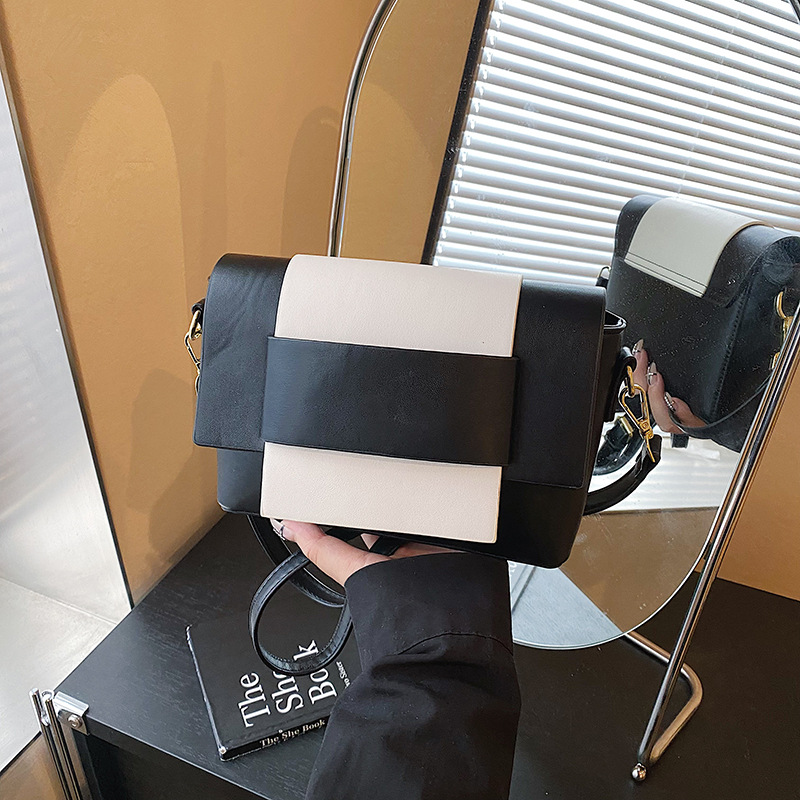 Bolso de mano retro estilo Hong Kong 2025 verano nuevo estilo bolso femenino diseño de nicho bolso de hombro moda contraste color bandolera marea