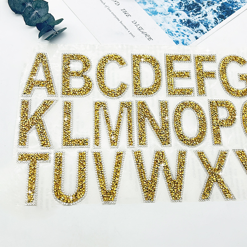 Nuevo producto: Parches de tela con diamantes de imitación del alfabeto inglés (26 letras), accesorios para parches DIY, pegatinas de diamantes de imitación, calcomanías de transferencia térmica.