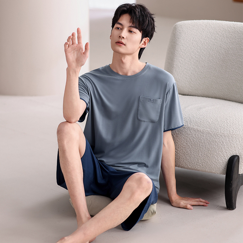 01Q1682 남성