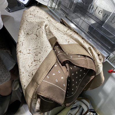 Decoración de verano bufandas de seda para viajeros bufandas profesionales 70x70 pequeñas bufandas cuadradas accesorios de mujer ataduras de cabello seda simulada