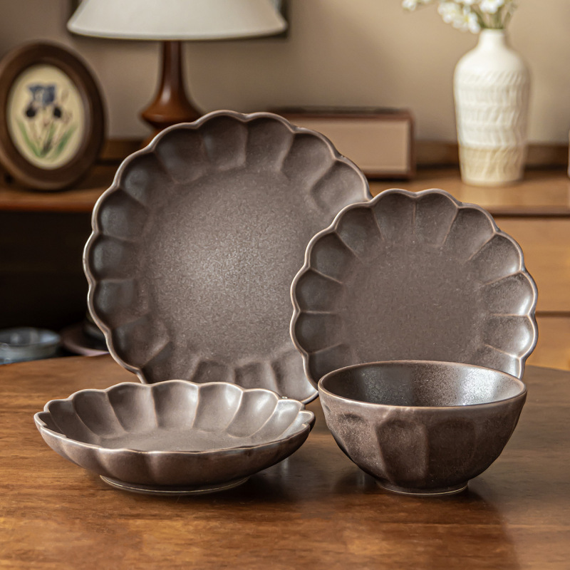 Retro-Style Petal Ceramic Tableware Set, Ceramic Plates, Matte Japanese-Style Dinner Plates, Household Rice Bowls, Salad Plates, Vegetable Plates