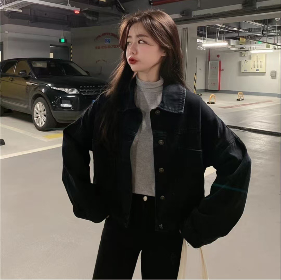 Retro-style black denim jacket for women, autumn/winter 2024 new style, plus size, loose fit, short jacket, Instagram style.