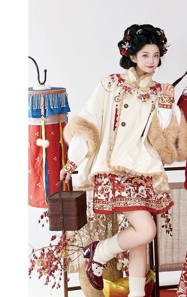 [Little Fushi] White short coat + short horse skirt + top + cloud shoulder