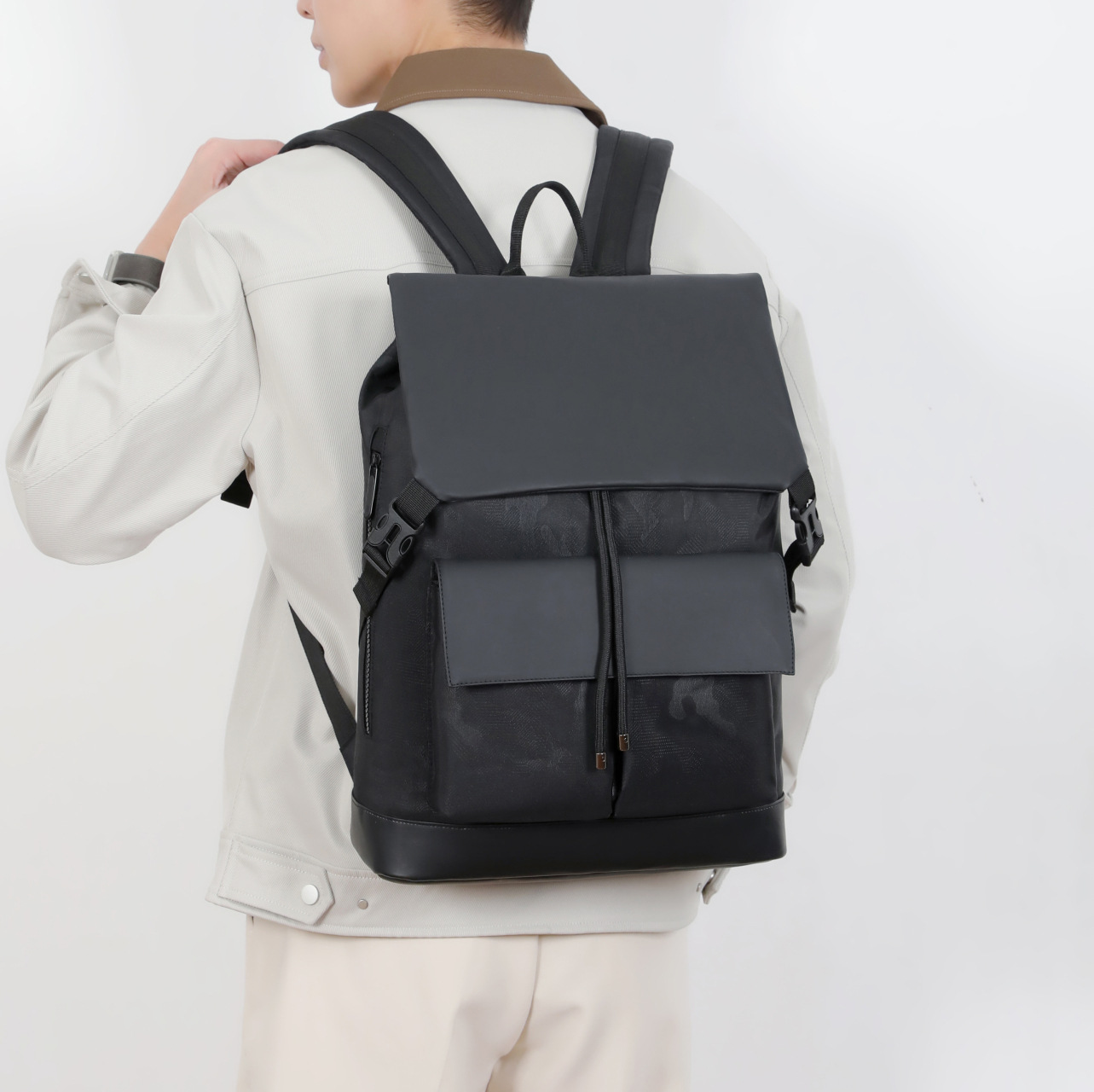Simple Urban Backpack, Water-Resistant Oxford Fabric, Men's Large Capacity Multifunctional Commuting Business Backpack Wholesale