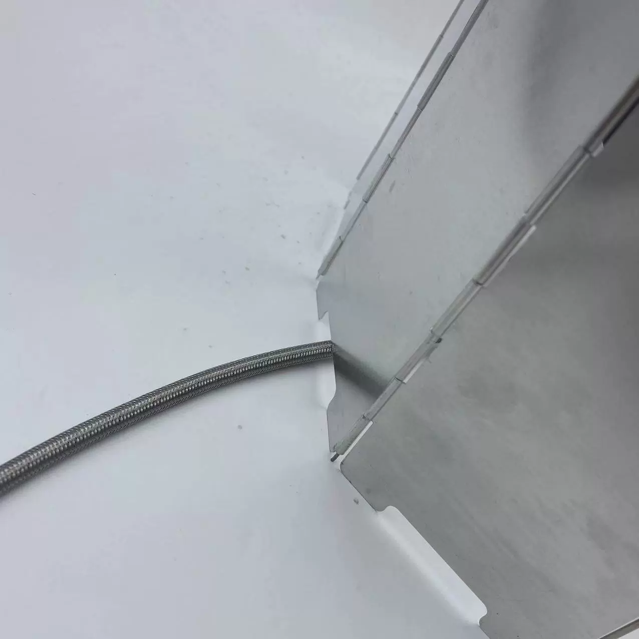 Outdoor windshield board furnace header header cross -border explosion aluminum alloy board can be folded and plugged in portable windproof board