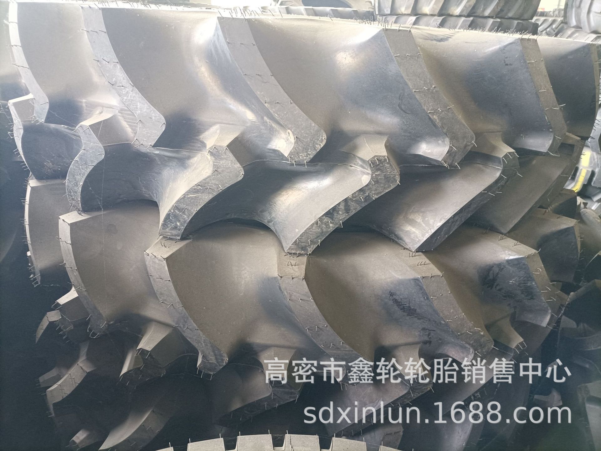 长期供应14.9-30 16.9-34 18.4-30 34 38拖拉机轮胎R-2花纹