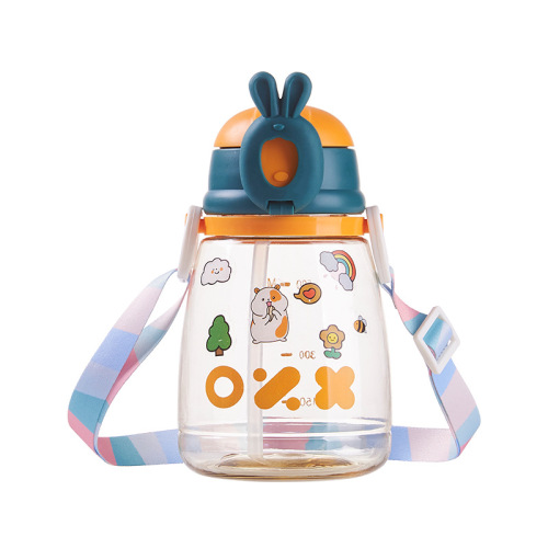 Cute water bottle with straw, large-capacity, portable outdoor plastic cup—perfect for students! Features a space-themed design and comes with a stylish crossbody strap.