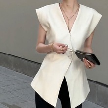 欧货洋气时髦西装马甲女薄款夏季2024新款无袖深V上衣外搭高级感
