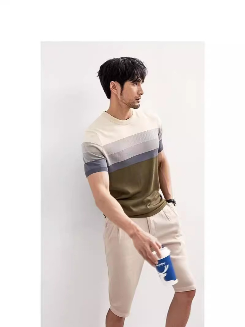Verano nuevo ligero camiseta de punto de manga corta varón gradiente de contraste rayas comerciales camiseta de seda de hielo comercio exterior al por mayor transfronterizo