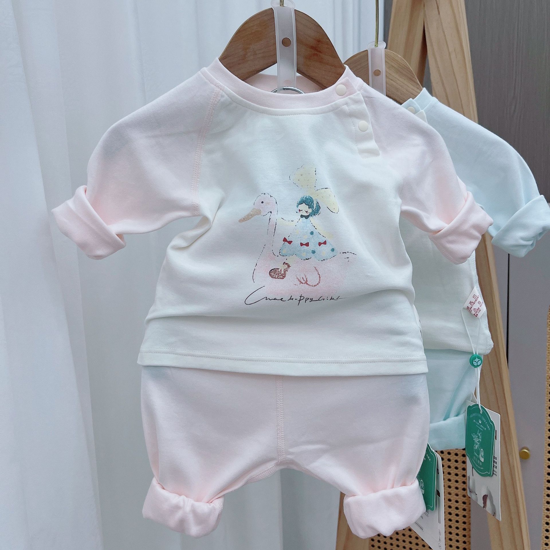 Infant and toddler spring style 33329 high-waisted bottom-covering pants, sweat-absorbent, breathable, and belly-protecting baby two-piece thermal underwear set
