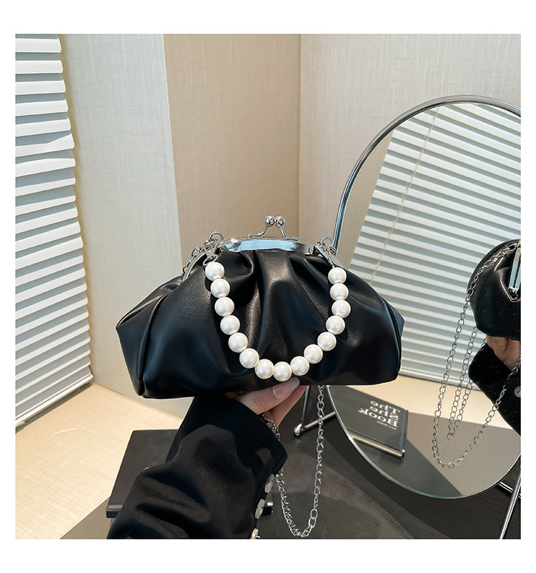 Women's Pu Leather Solid Color Elegant Streetwear Dumpling Shape Clasp Frame Shoulder Bag display picture 15