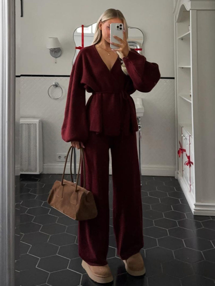 Set bộ 2 món áo dệt kim cổ chữ V thắt eo tay dài và quần ống rộng — Màu đỏ rượu chi tiết 3