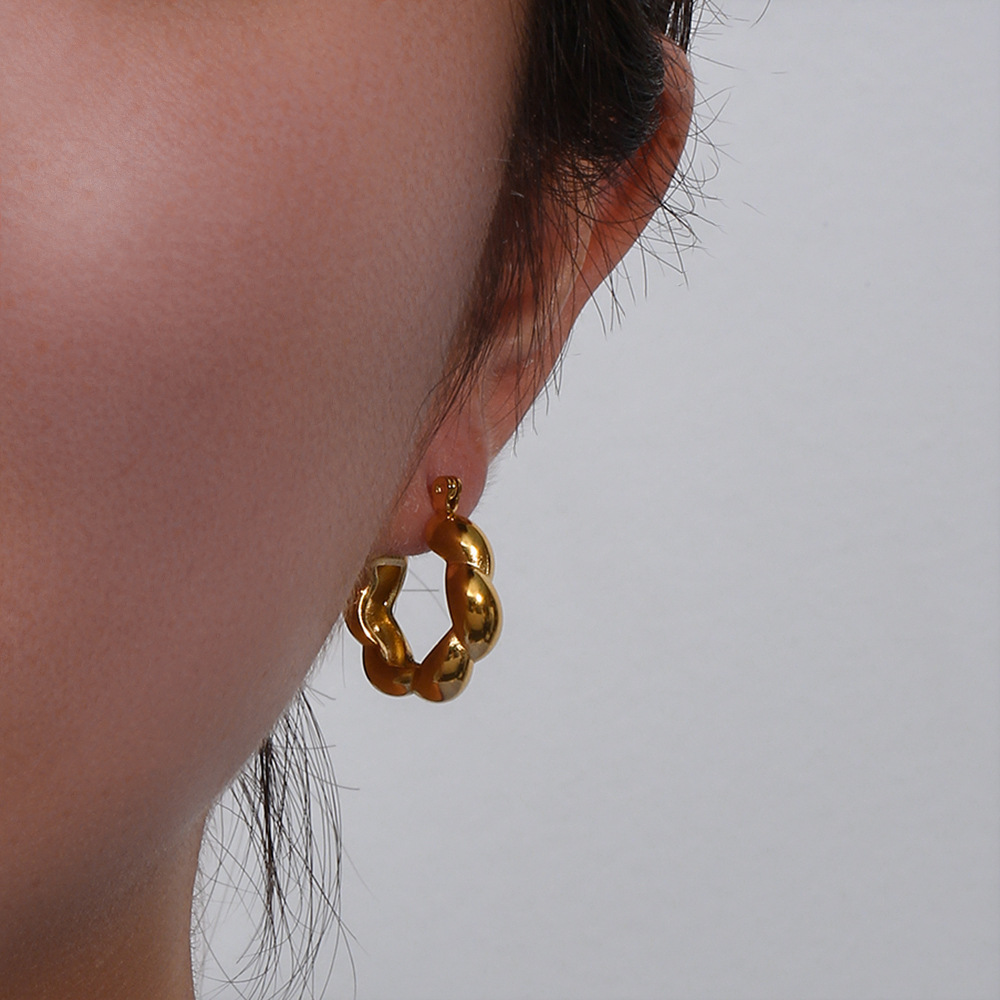 Simple Style Flower Stainless Steel Hoop Earrings Plating Stainless Steel Earrings display picture 6