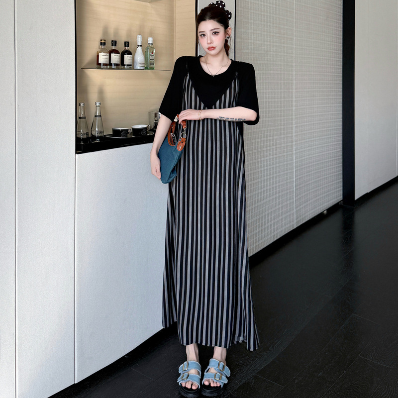 E-61037 Real Shot of New Style Plus-Size Faux Two-Piece Dress, Loose Casual Design with Contrasting Color Stripes Long Dress E-61037 Real Shot of New Style Plus-Size Faux Two-Piece Dress, Loose Casual Design with Contrasting Color Stripes Long Dress