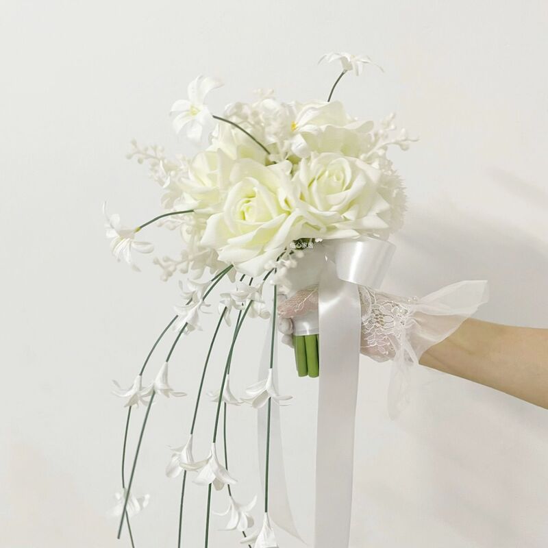 白い花嫁のブーケ ヒヤシンスの花 結婚証明書登録 結婚式の写真撮影 ホームアクセサリー ブーケ|undefined