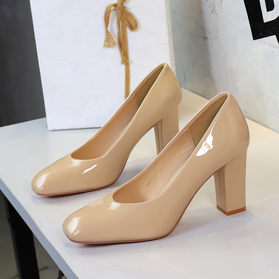 Décolleté donna in vernice con tacco largo comode da ufficio_voghion.com