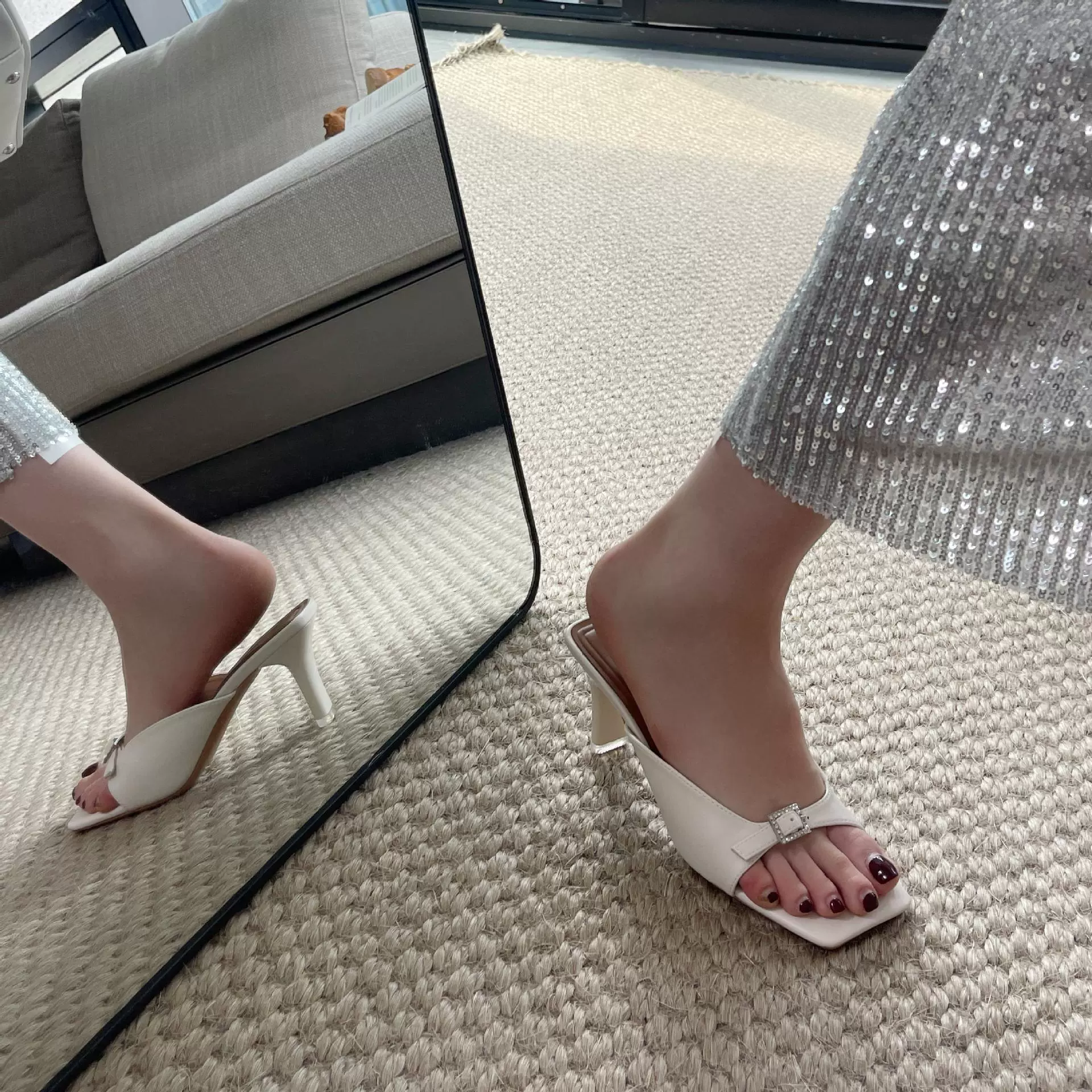 Весенне-летние босоножки 2025 года в корейском стиле, с милым бантом, квадратным носком, на шпильке, с открытым носком и высоким каблуком.