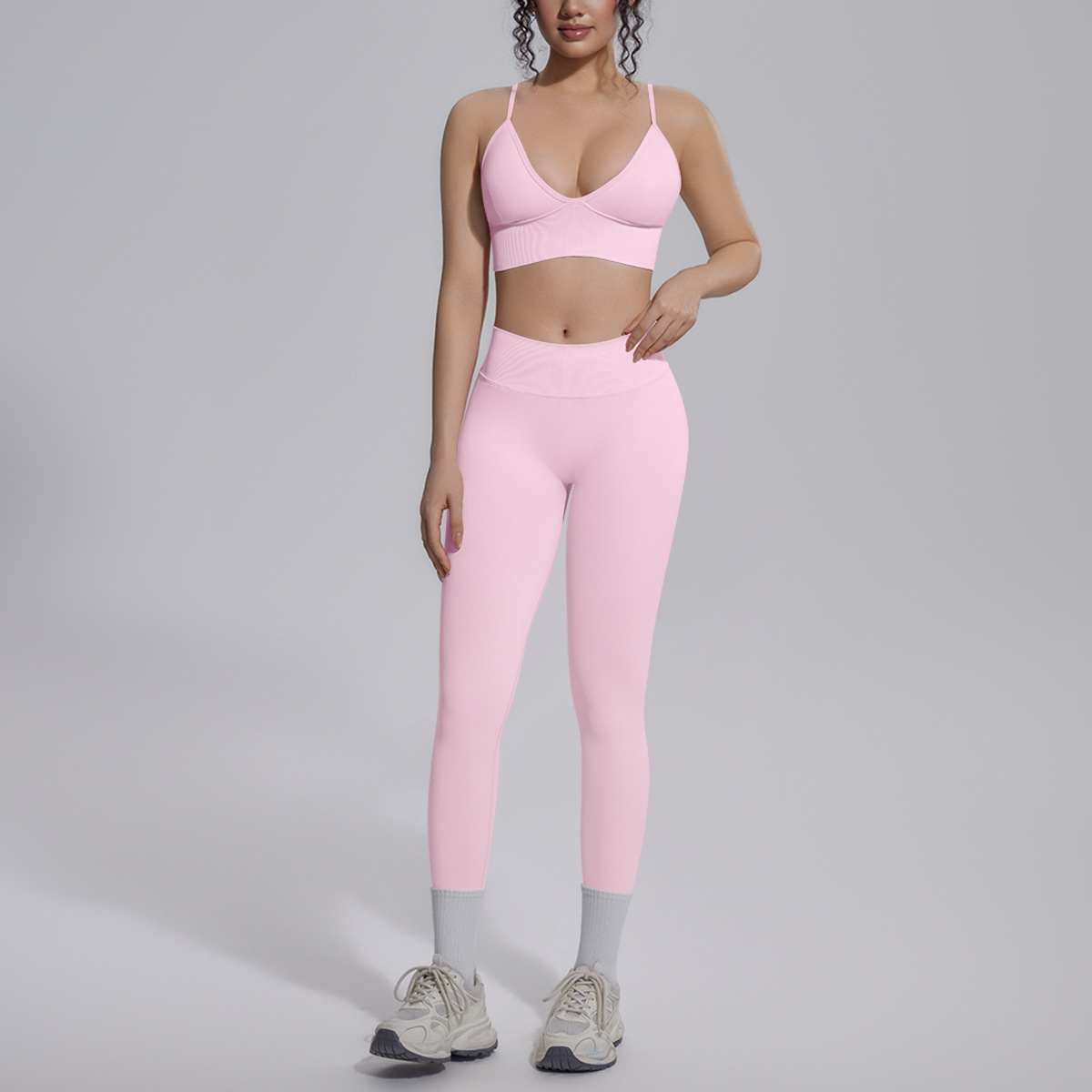 Nuevo cross-border sin costuras color sólido hermoso de espalda alta elástica ropa de entrenamiento de yoga apretada cuatro piezas juego de ejercicio ejercicio ejercicio ejercicio