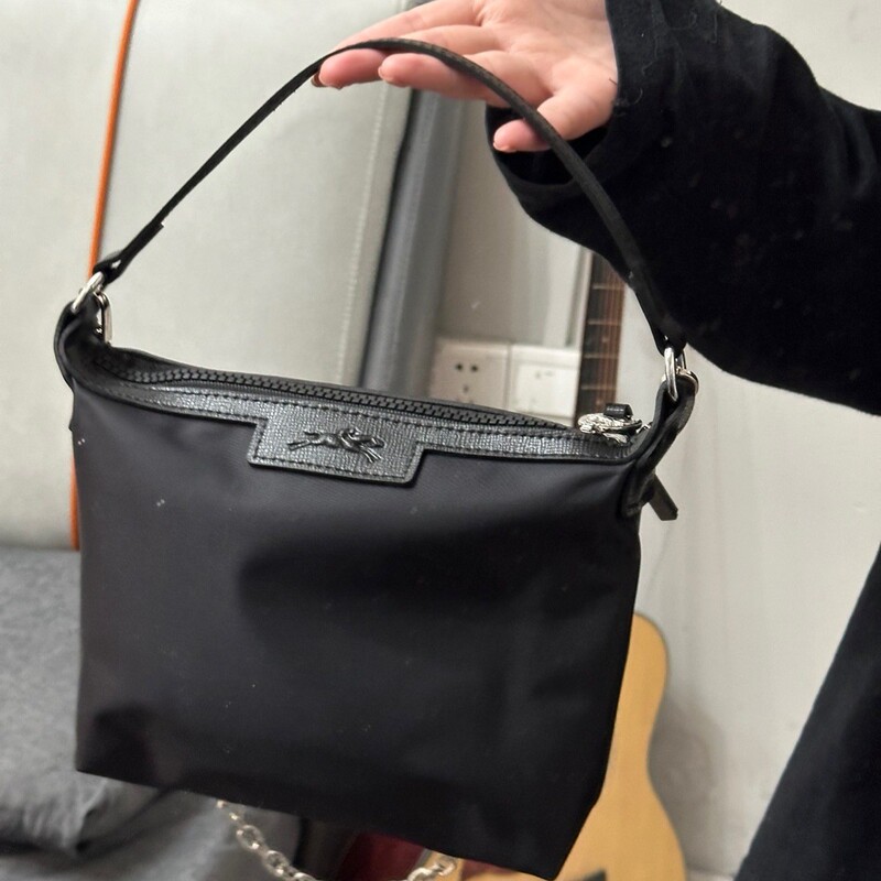 Factory Processed Nylon Shoulder Bag Underarm Mini Handbag for Women with Chain