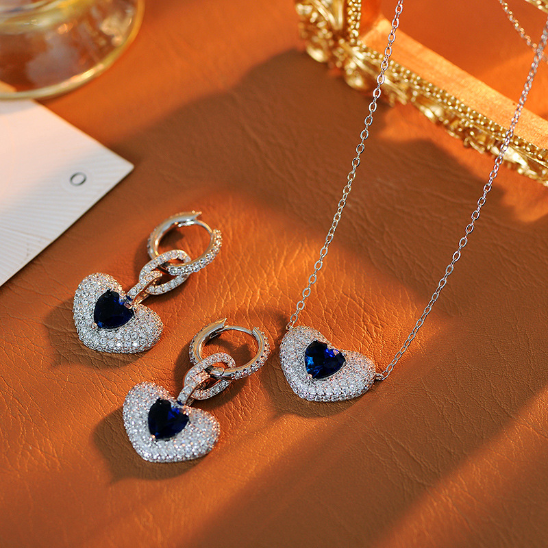Elegant sophisticated earrings with zircon