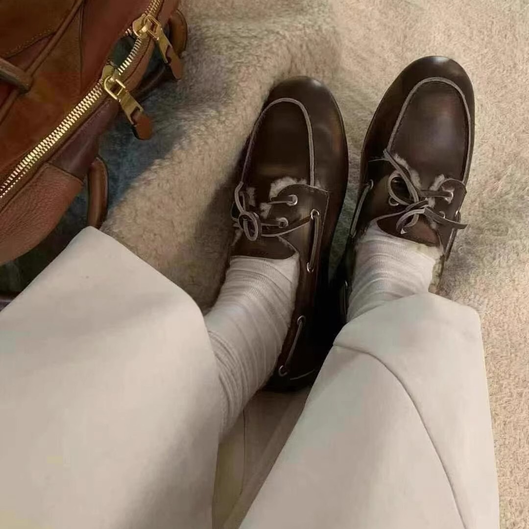 Vintage British Style Distressed Color Warm Fleece Loafers Autumn Winter Genuine Round Toe Lace-up Small Leather Shoes_vogvips.com