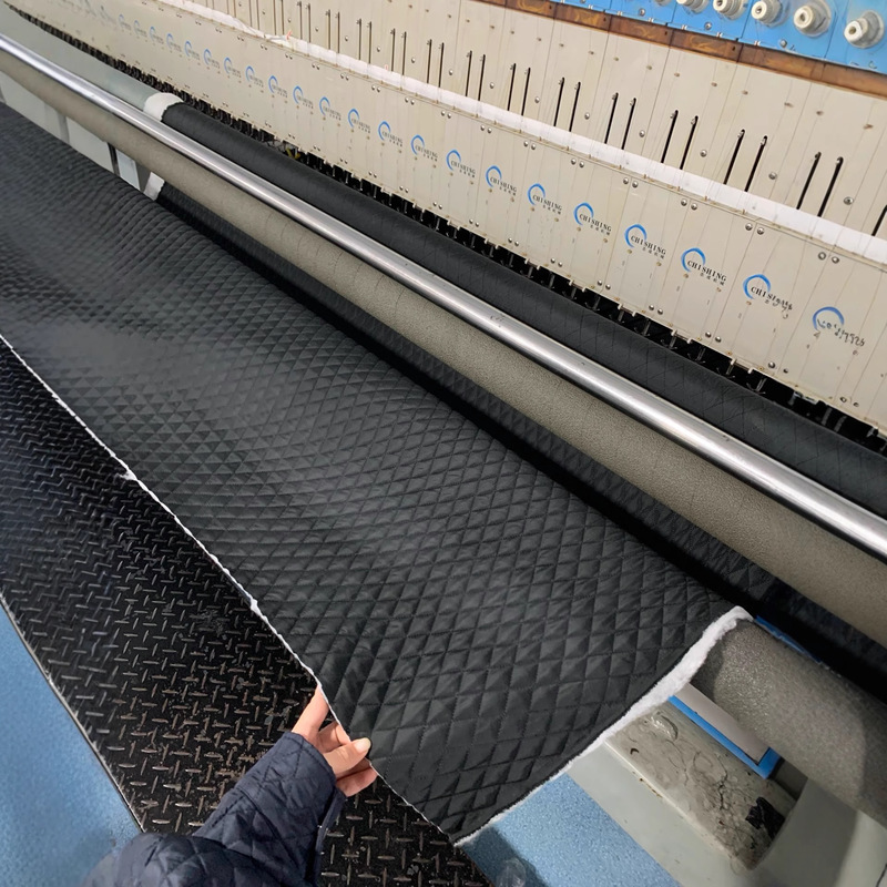 Celebrity-Style Classic Quilted Diamond-Pattern Cotton Jacket for Women, Winter 2025 Hot-Selling Padded Coat with a Loose Fit and Round Neck