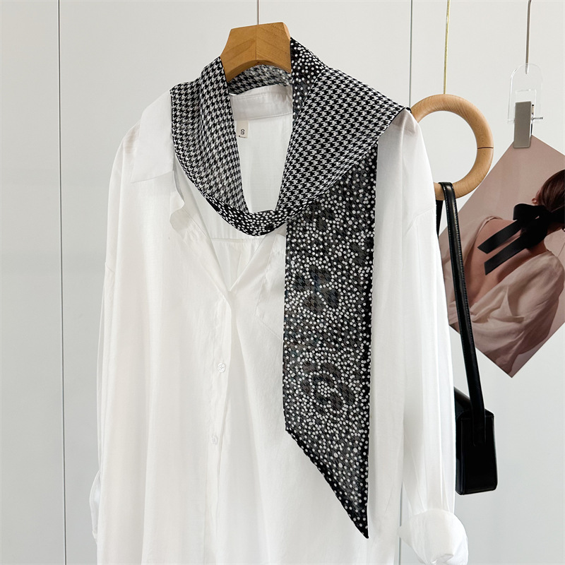 Sensación de alta gama de seda lunares pequeñas serpentinas mujeres verano nuevo todo fósforo de doble cara camisa de seda de morera bufanda bufanda