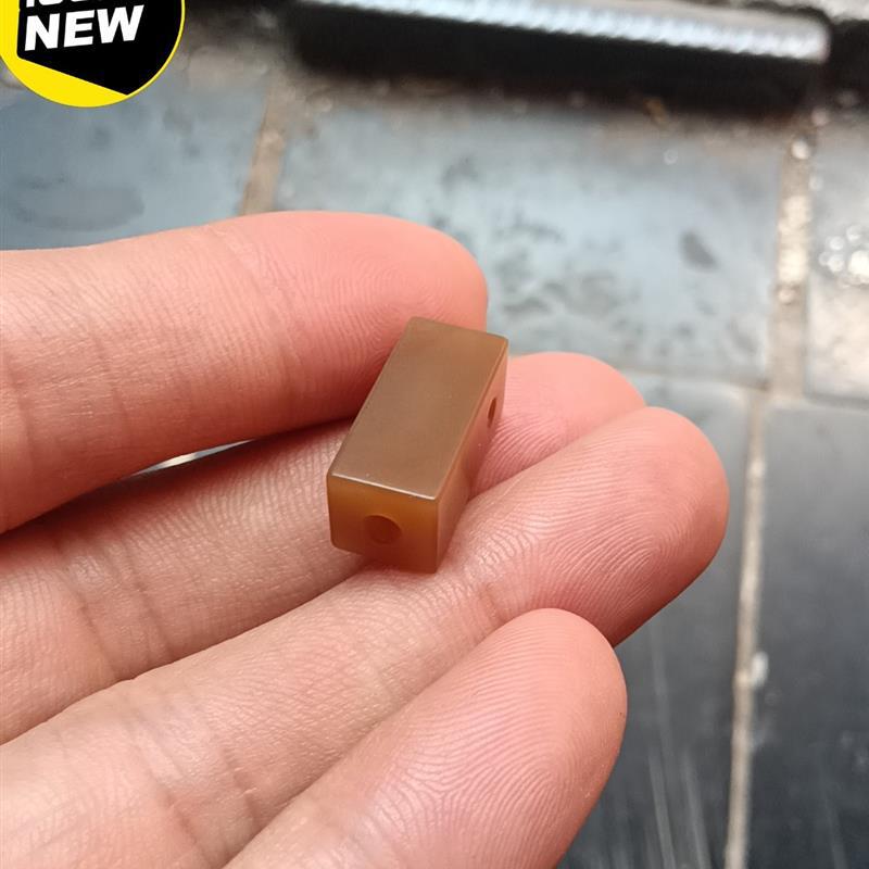 和田玉且末糖玉长方体一字三通藏式三通文玩配饰佛珠配饰