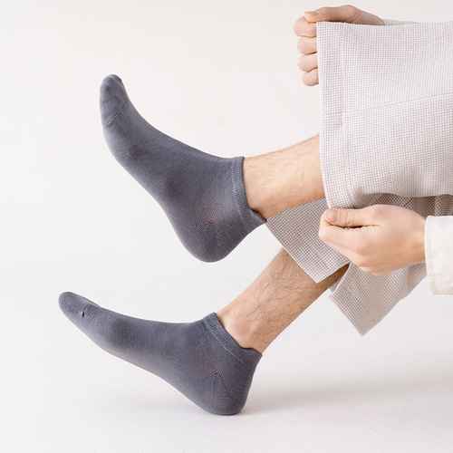 Spring men's solid color casual boat socks Korean college style shallow mouth invisible socks low-top breathable sports socks