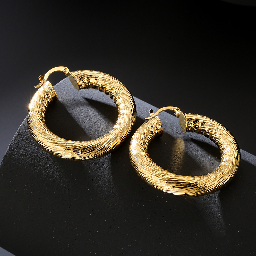 Fashion simple round copper plated 18K gold earrings women