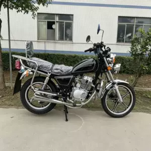 Afrikaya ixrac üçün qara, xrom hissəli, böyük baqajlı motosiklet