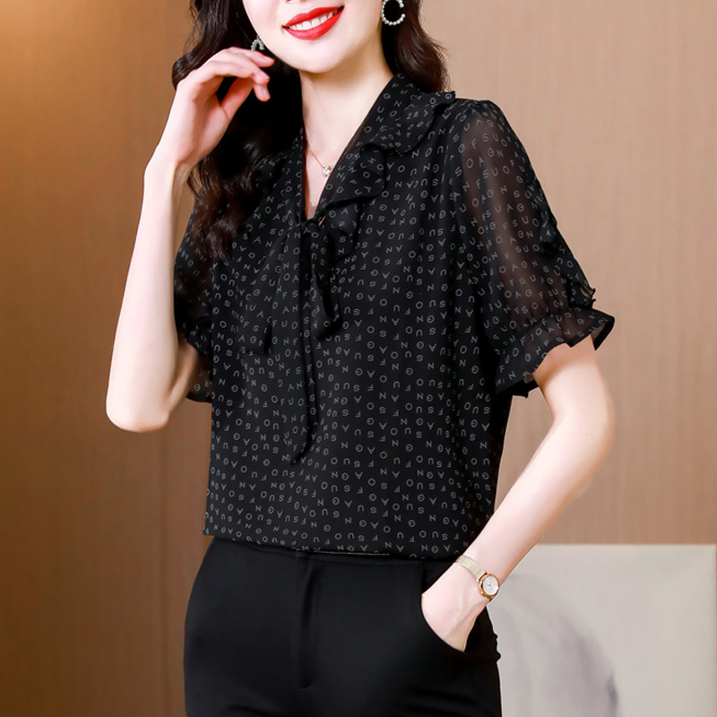 Sleeves with bow
