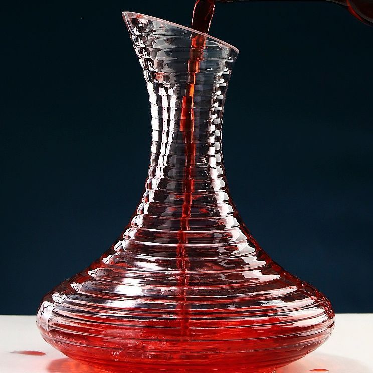 軽くて豪華な風の創意的なワインのデキャンタの壺の家庭用セットのヨーロッパ式の水晶のガラスのデキャンタの単一のハイエンドの大気|undefined