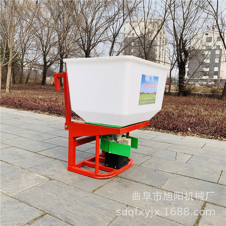 农用电动撒肥料机 小四轮前置施肥器 后挂式籽粒撒播机批发