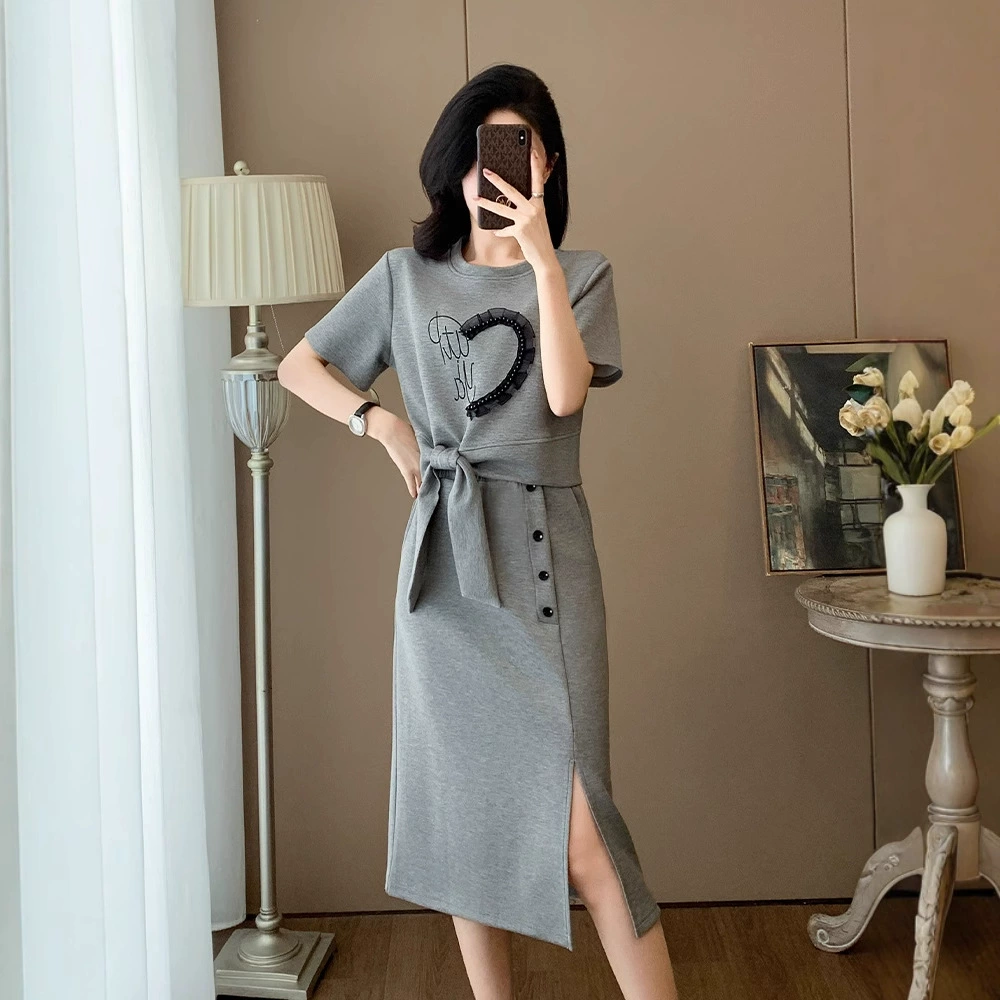 Летний костюм-двойка для женщин 2025 года, серый, молодежный стиль, модный, повседневный, стройнящий, короткий рукав, юбка