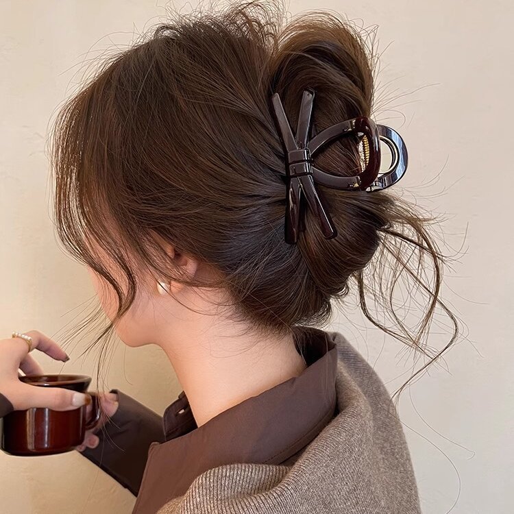 女性用チョコレートカラーリボンクリップ 2025 新しいハイエンドハーフタイヘアサメクリップ後頭部ヘアアクセサリー|undefined