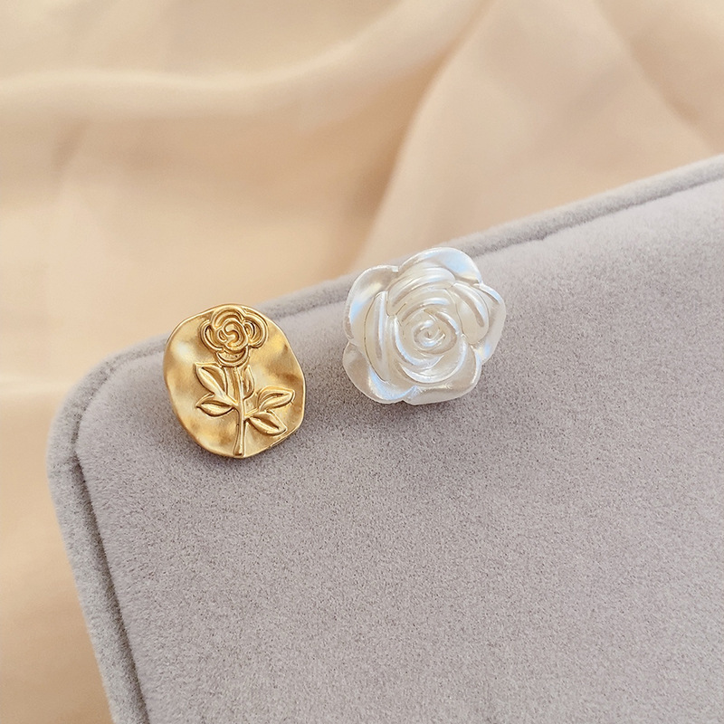 Pendientes de perlas, pendientes de estilo caliente, lujo ligero, pendientes simples de celebridades de Internet, accesorios de Yiwu, venta al por mayor