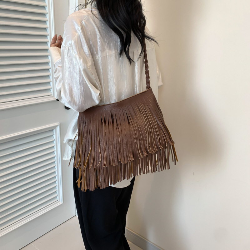 Bohemian Brown Personalized Bag 2026 Summer New Women's Bag Retro Versatile Shoulder Crossbody Bag Tassel Bag