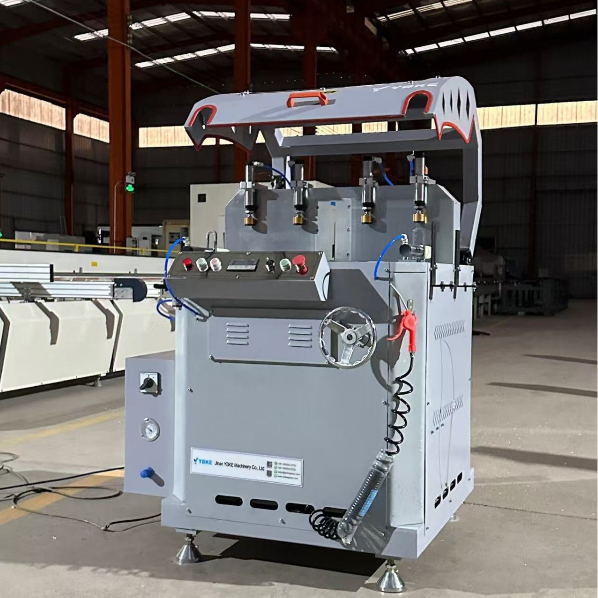 650mm任意角度单头铝型材切割适用于建筑行业制造工厂