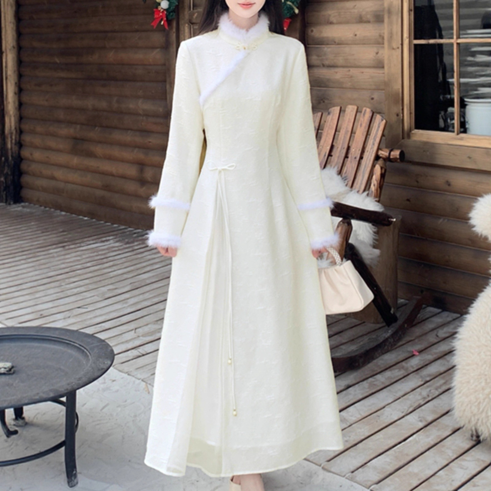 Plus-Size New Chinese-Style Improved Girl's Cheongsam Dress for Autumn and Winter, Warm Base Layer in Beige and Apricot Color, Luxurious and Elegant Dress