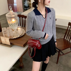 2025早秋新款女装韩系百搭毛衣设计感简约风套头V领刺绣针织上衣