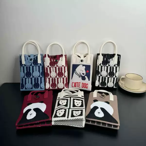 Advanced Sense Ins Mobile Phone Bag New Cartoon Knitted Bag Dopamine Niche All-match Crossbody Shoulder Bag Handbag